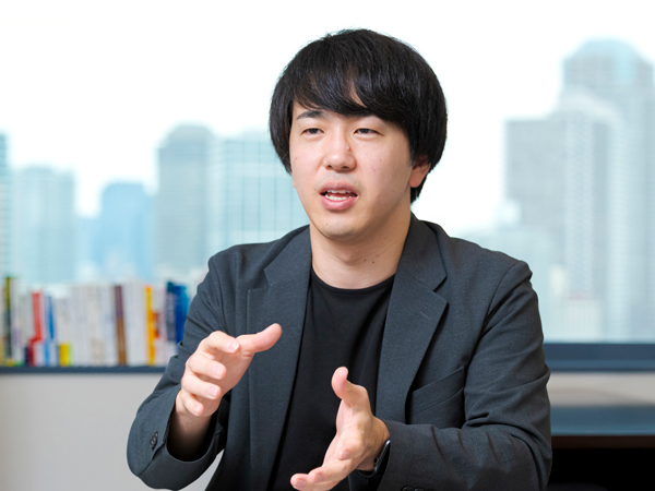 写真： 川本拓広