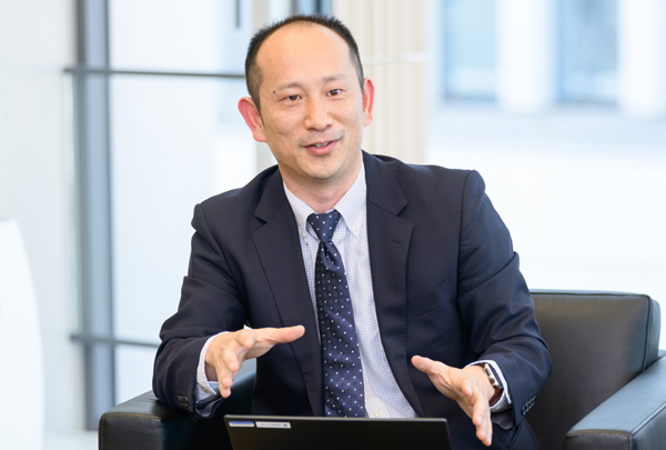 写真： 泉田優介