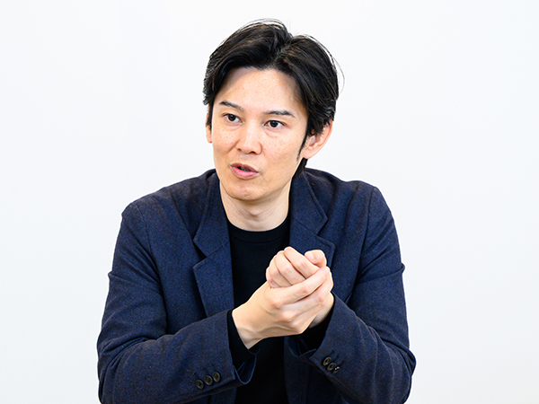 写真： 鈴木正也氏