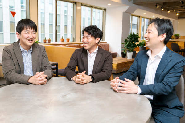 写真：左から順に藤田慶、今林広樹氏、脇森浩志