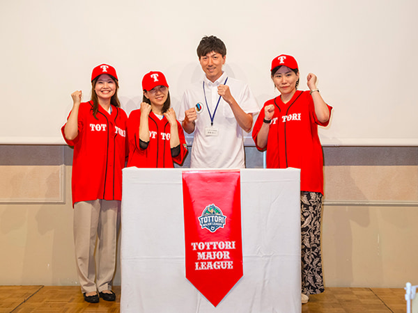写真:「とっとりメジャーリーグ」ドラフト会議の様子