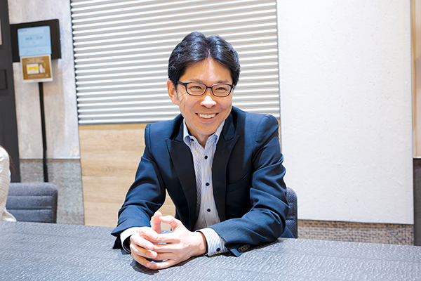 写真： 三宅裕昭