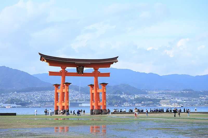 写真：厳島神社大鳥居